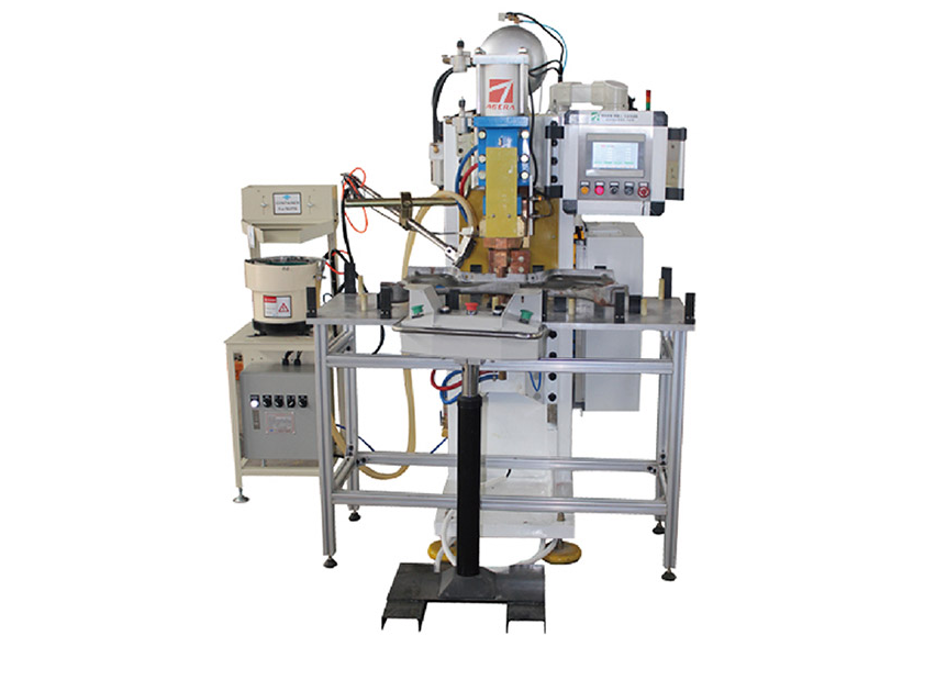 汽車底盤(pán)自動(dòng)點(diǎn)焊機(jī)